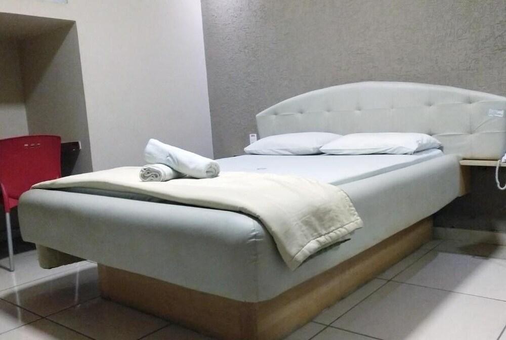 Hotel Dok Brasília Unidade águas Claras 3*